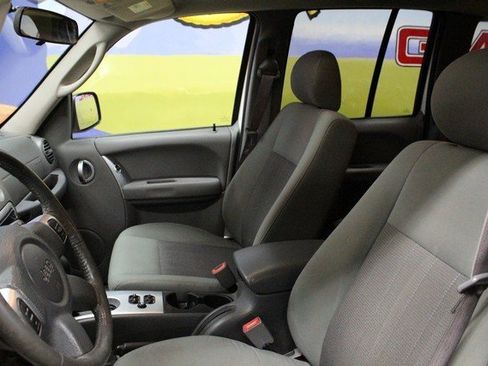 Used 2006 Jeep Liberty Limited image 19
