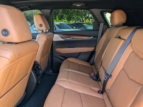 Used 2021 Cadillac XT5 Premium Luxury image 15