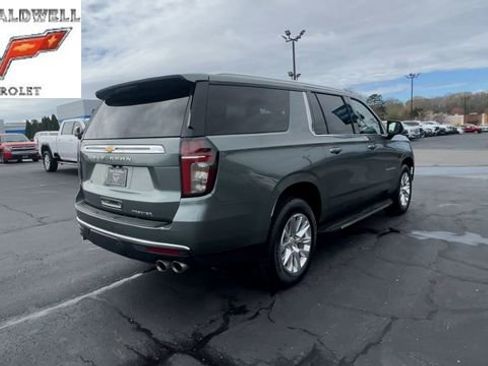 Used 2023 Chevrolet Suburban Premier image 8