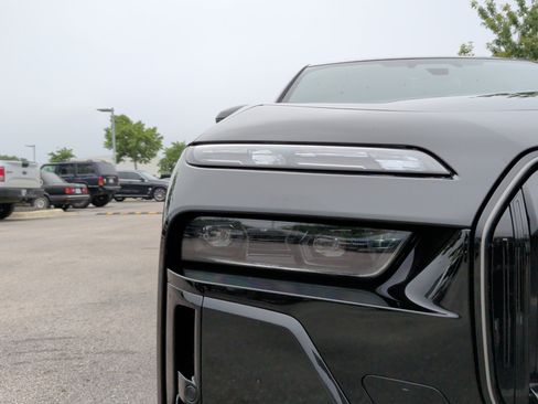 New 2026 BMW 760i xDrive w/ Executive Package AWD/4WD image 3