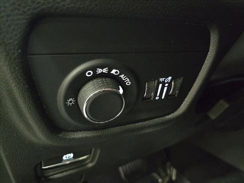 Used 2024 Jeep Grand Cherokee L Altitude image 25