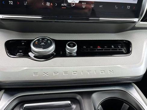 Used 2025 Ford Expedition Active image 29