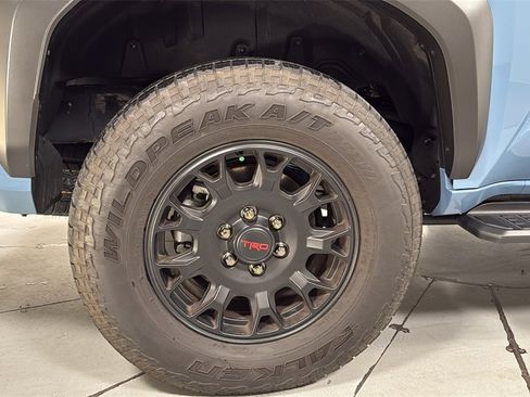 Certified 2025 Toyota 4Runner TRD Off-Road Premium image 22