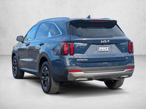 Used 2025 Kia Sorento S w/ Panoramic Sunroof Package image 8