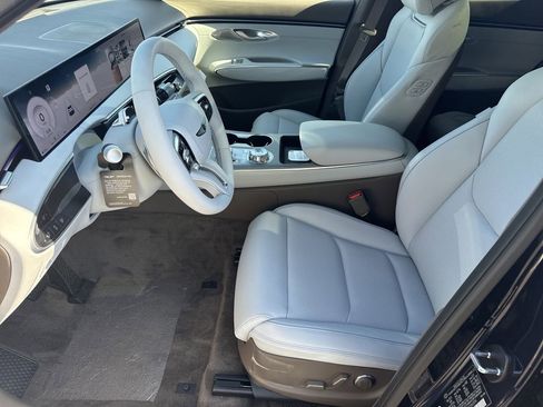 New 2026 Genesis GV70 2.5T Advanced image 9