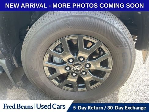 Used 2025 Toyota 4Runner SR5 AWD/4WD image 14