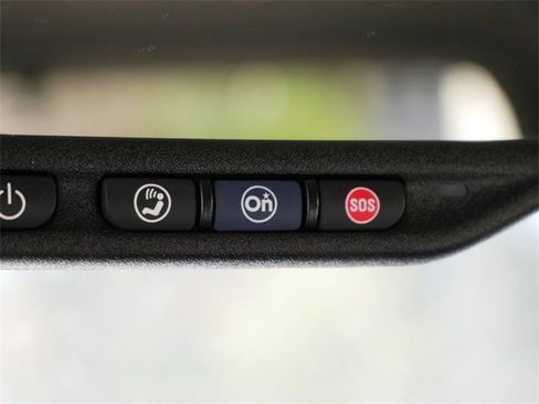 Used 2016 GMC Acadia SLE image 26