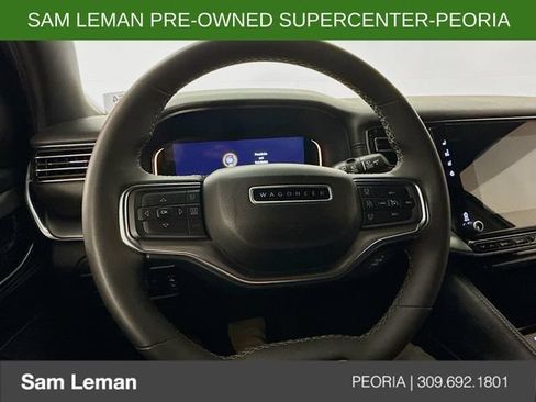 Used 2024 Jeep Wagoneer L Series II AWD/4WD image 11
