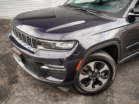 Used 2023 Jeep Grand Cherokee 4WD 4xe image 2