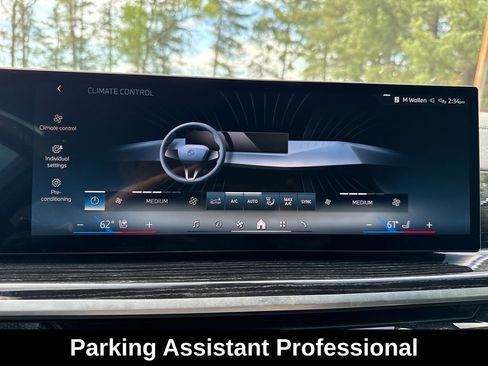 Used 2025 BMW X6 xDrive40i w/ Premium Package image 23