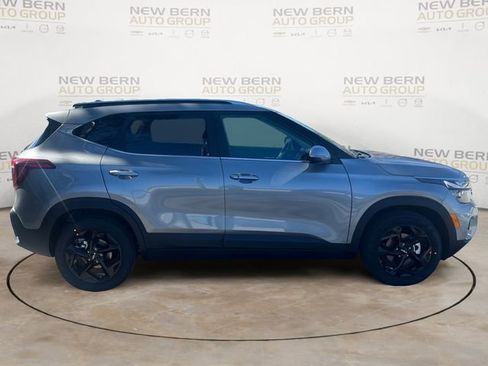New 2026 Kia Seltos EX FWD image 6