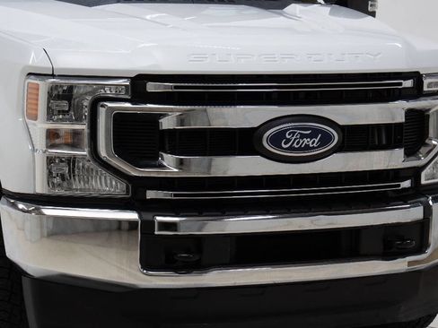 Used 2022 Ford F250 XLT AWD/4WD image 9