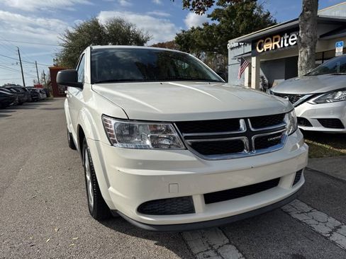 Used 2020 Dodge Journey SE w/ SE Popular Equipment Group image 2