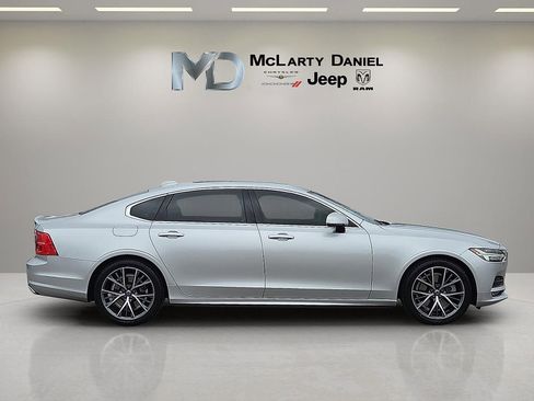 Used 2019 Volvo S90 T6 Momentum w/ Protection Package Premier image 6