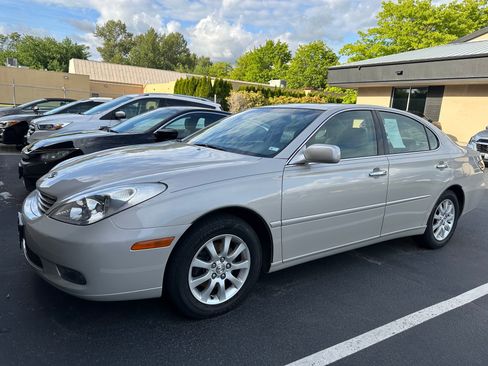 Used 2002 Lexus ES 330 FWD image 1