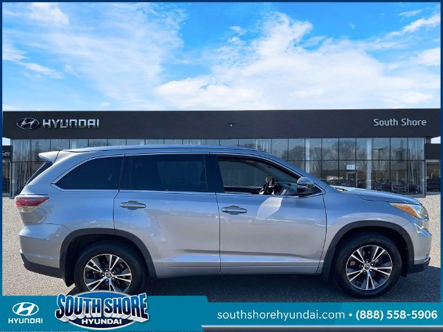 Used 2016 Toyota Highlander XLE AWD/4WD image 5
