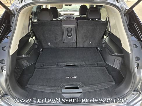 Used 2018 Nissan Rogue SV image 13