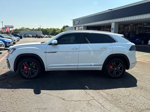 Used 2022 Volkswagen Atlas Cross Sport SEL R-Line AWD/4WD image 11