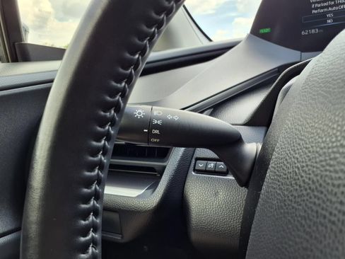 Used 2023 Toyota Prius LE FWD image 17