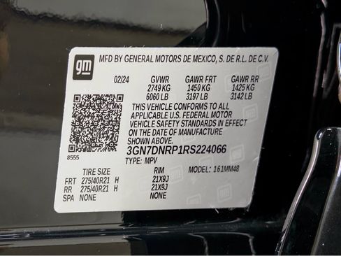Used 2024 Chevrolet Equinox EV RS FWD image 28