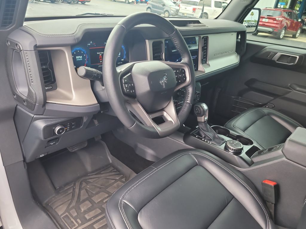 Used 2025 Ford Bronco Outer Banks AWD/4WD image 15