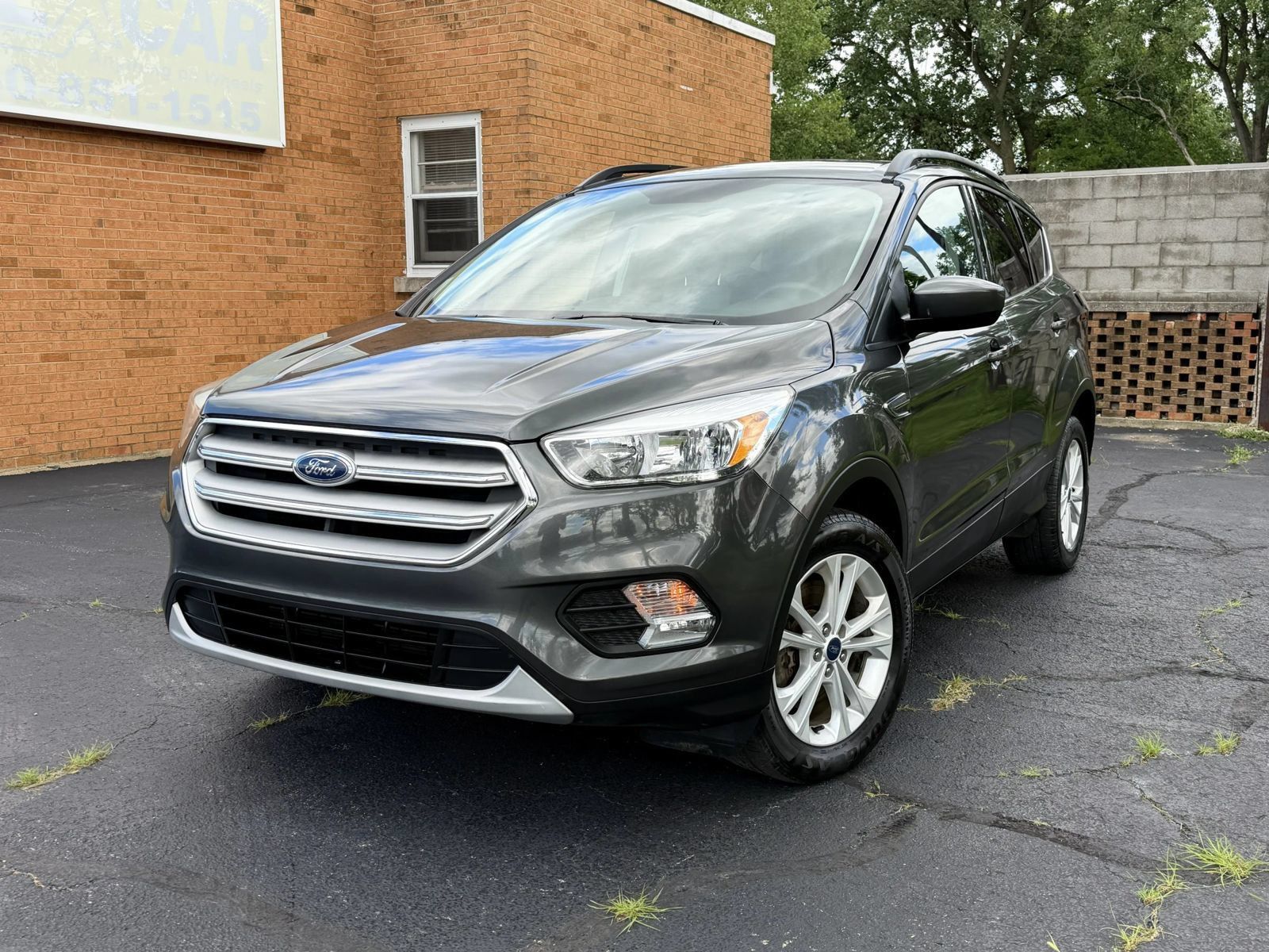 Used 2018 Ford Escape SE AWD/4WD image 2