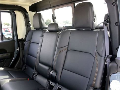 New 2026 Jeep Gladiator Sport image 19