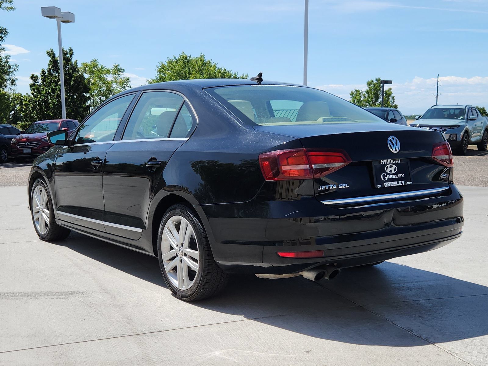 Used 2017 Volkswagen Jetta SEL FWD image 3