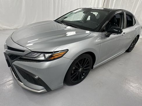 Used 2021 Toyota Camry XSE image 7