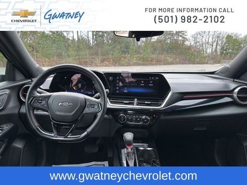 Used 2025 Chevrolet Trax RS w/ Driver Confidence Package image 23