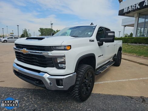 Used 2024 Chevrolet Silverado 2500 LT AWD/4WD image 8