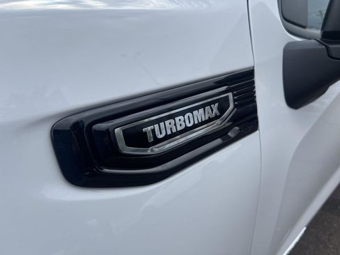 Used 2025 GMC Sierra 1500 Elevation image 9