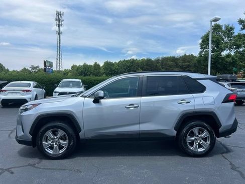 Used 2024 Toyota RAV4 XLE FWD image 12