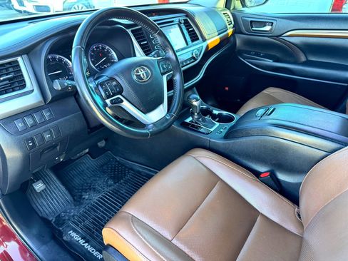 Used 2019 Toyota Highlander Limited image 11