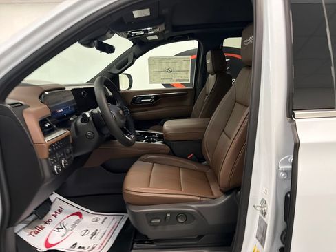 New 2026 Chevrolet Tahoe High Country w/ Sun And Tow Package AWD/4WD image 8