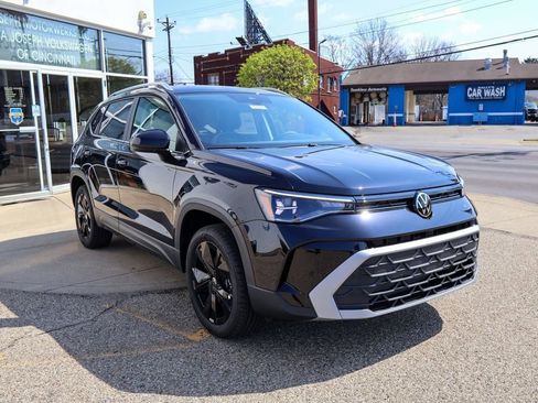 New 2026 Volkswagen Taos SE FWD image 7