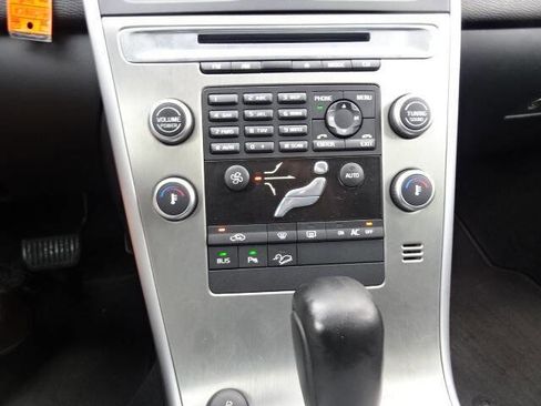 Used 2010 Volvo XC60 T6 image 35