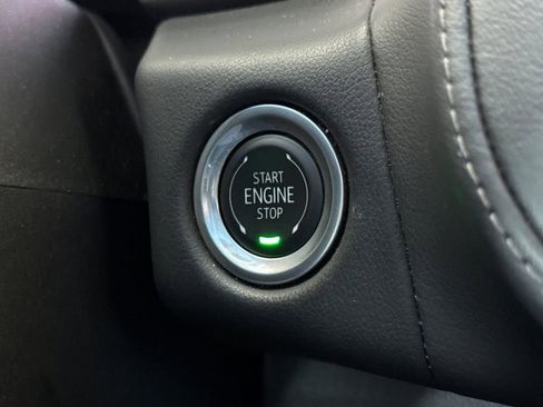 Used 2024 Chevrolet Suburban LT image 33