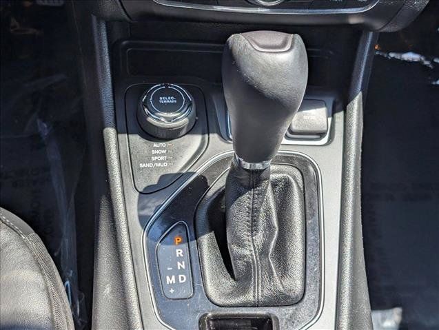 Used 2021 Jeep Cherokee Limited AWD/4WD image 12