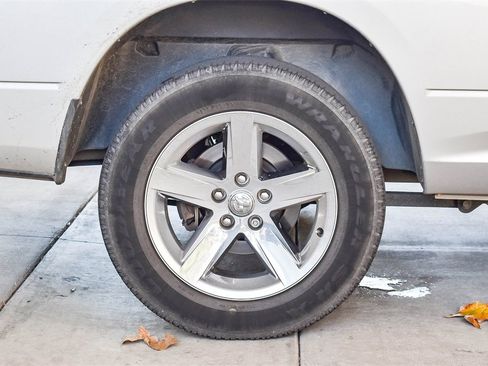 Used 2014 RAM 1500 Express image 10