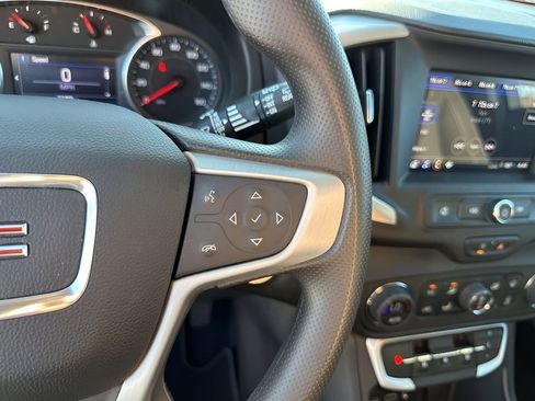 Used 2022 GMC Terrain SLE w/ Driver Convenience Package image 31