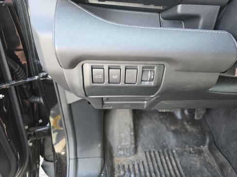 Used 2023 Subaru Ascent Touring AWD/4WD image 28