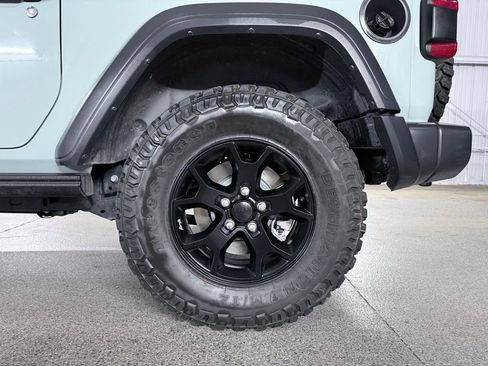 Used 2023 Jeep Wrangler Willys AWD/4WD image 11