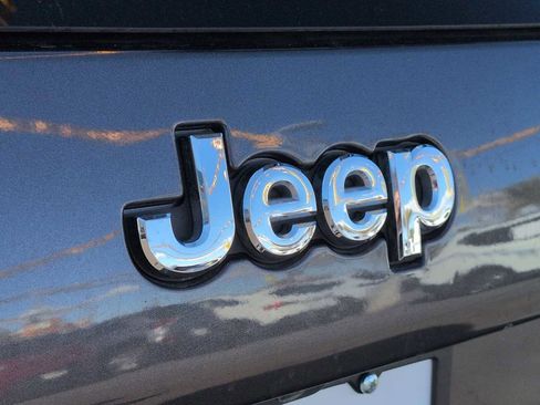 Used 2022 Jeep Cherokee Latitude Lux w/ Sun & Sound Group image 12