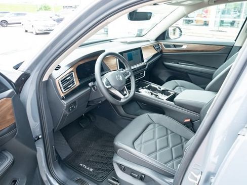 New 2026 Volkswagen Atlas SE FWD image 17