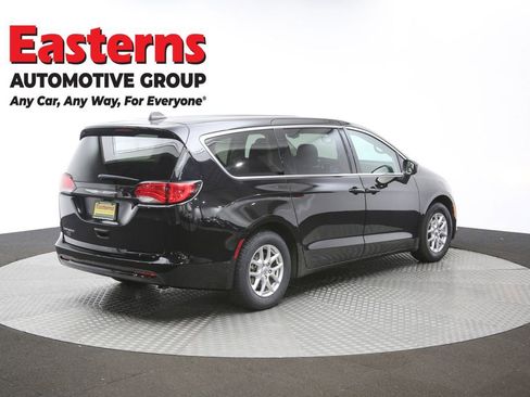 Used 2024 Chrysler Voyager LX image 39