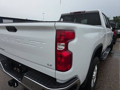 Used 2024 Chevrolet Silverado 2500 LT AWD/4WD image 2