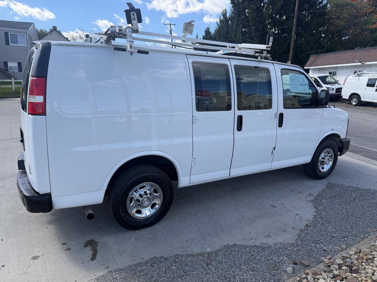 Used 2015 Chevrolet Express 2500 RWD image 4