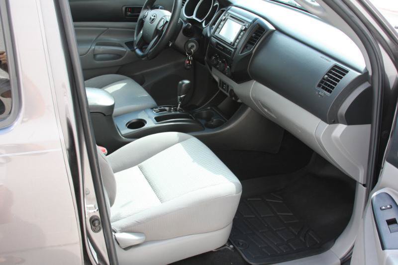 Used 2015 Toyota Tacoma PreRunner w/ Convenience Package RWD image 11