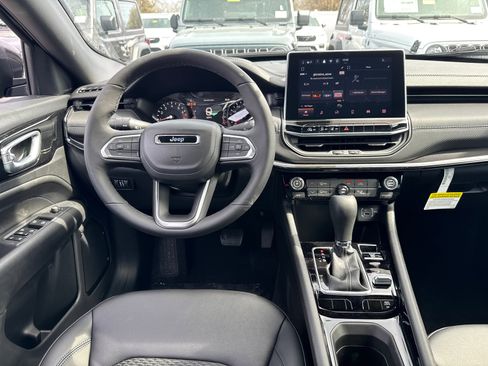 New 2026 Jeep Compass Latitude AWD/4WD image 8